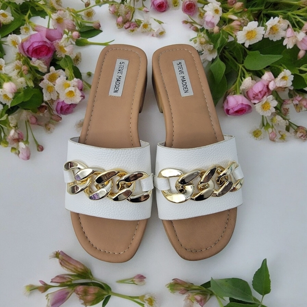 Steve Madden Woody 10M small heeled slides with goldtone chain accents. SEE MORE - Picture 7 of 8
